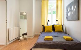 Cosy Two Br Plus Self Checkin Plus Street Parking