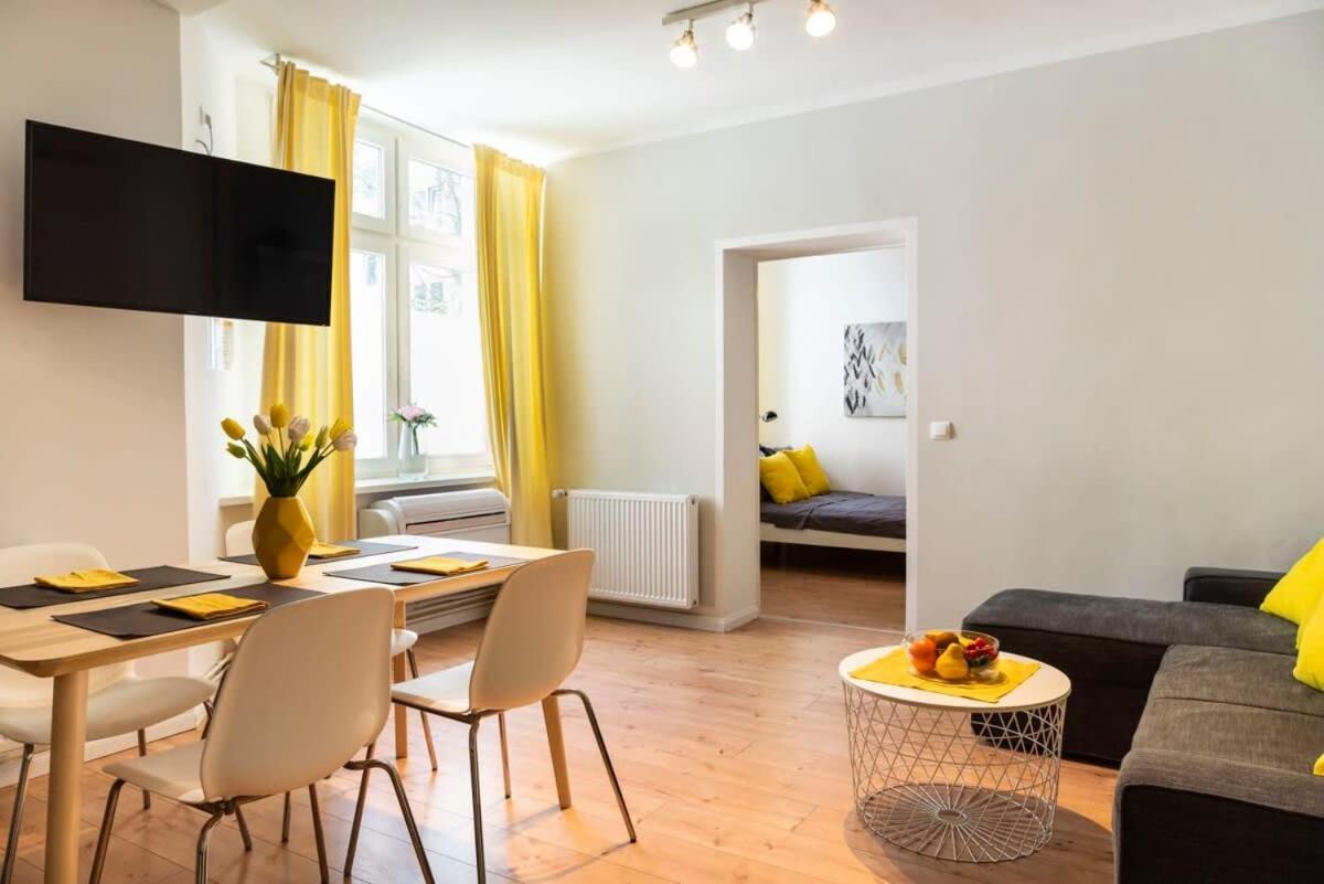 Cosy Two Br Plus Self Checkin Plus Street Parking Berlin Exterior foto