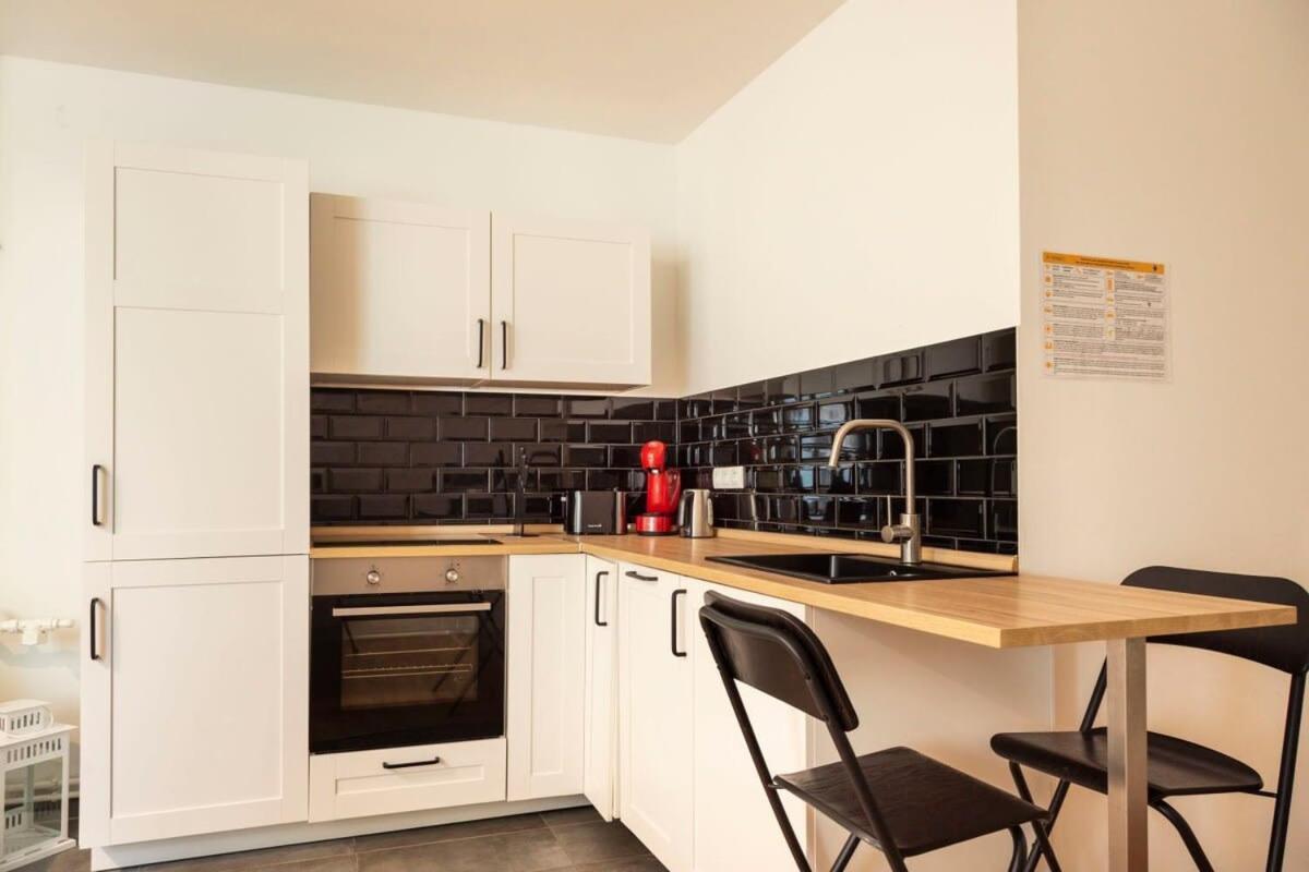 Cosy Two Br Plus Self Checkin Plus Street Parking Berlin Exterior foto