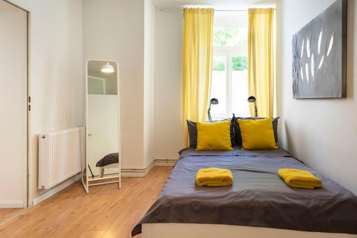Cosy Two Br Plus Self Checkin Plus Street Parking Berlin Exterior foto